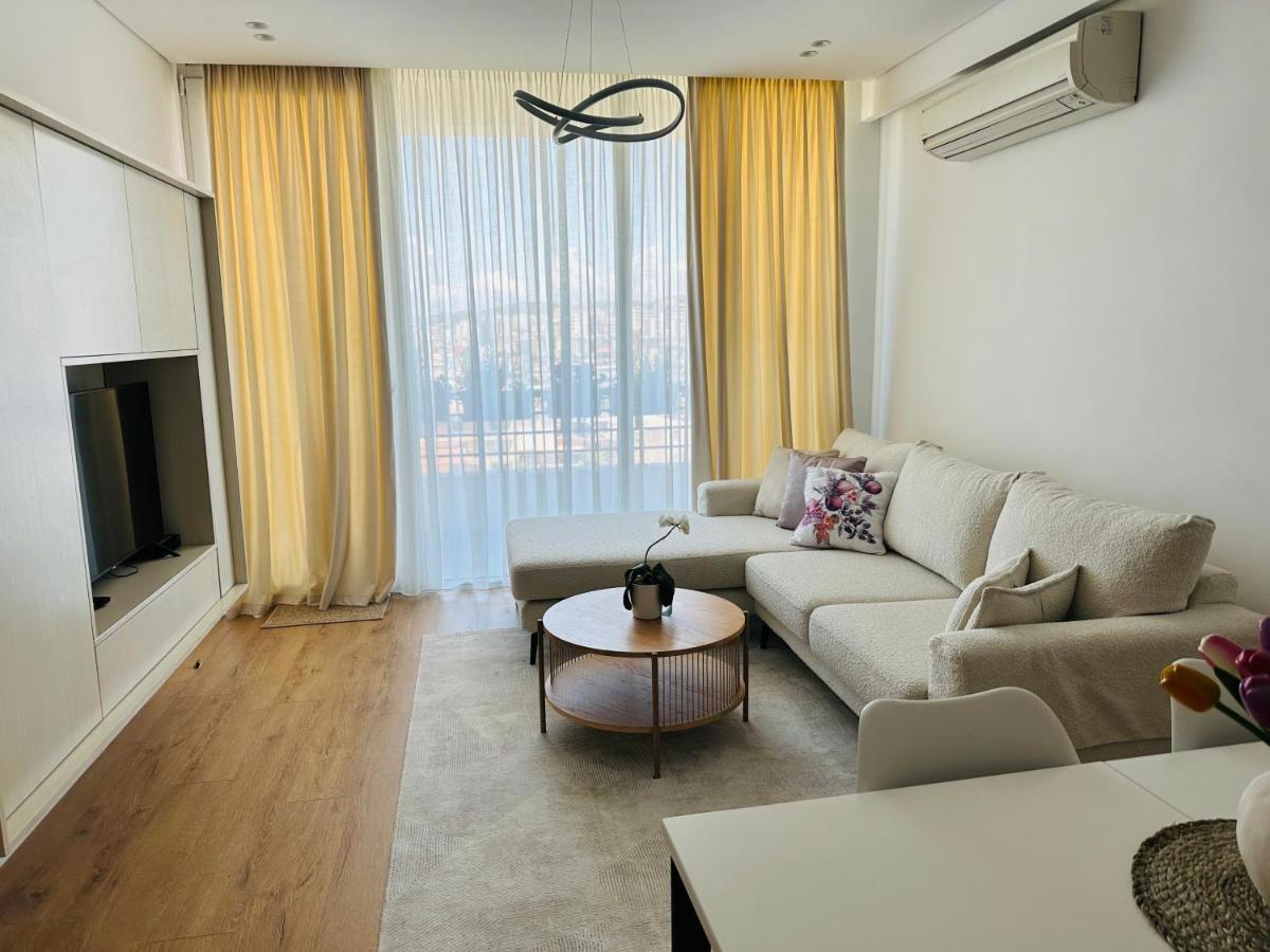 Madalin Seaside Apartment Vlore Exterior photo