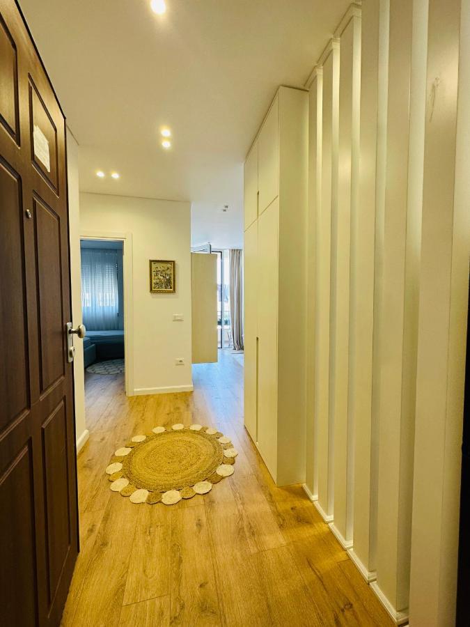 Madalin Seaside Apartment Vlore Exterior photo