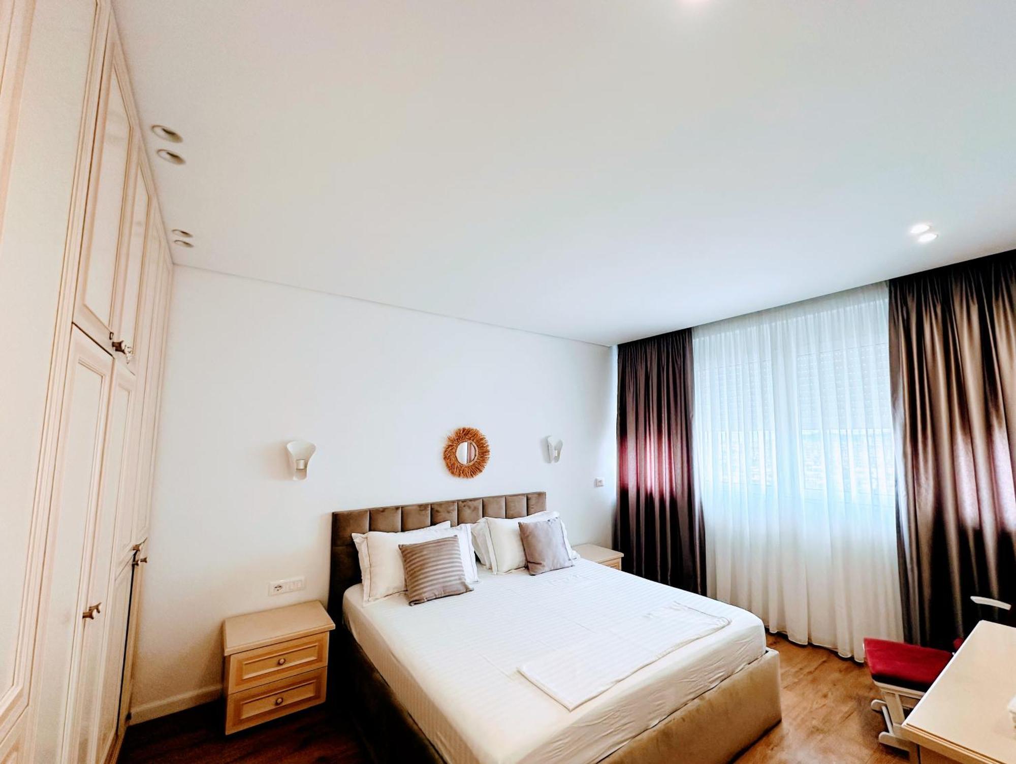 Madalin Seaside Apartment Vlore Exterior photo